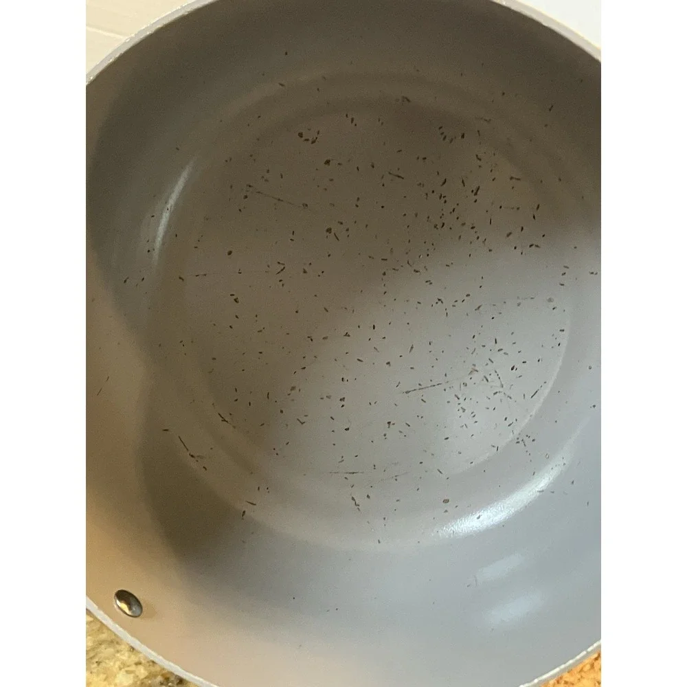 Caraway home 6.5qt nonstick ceramic dutch oven Cream. Read Description Sell